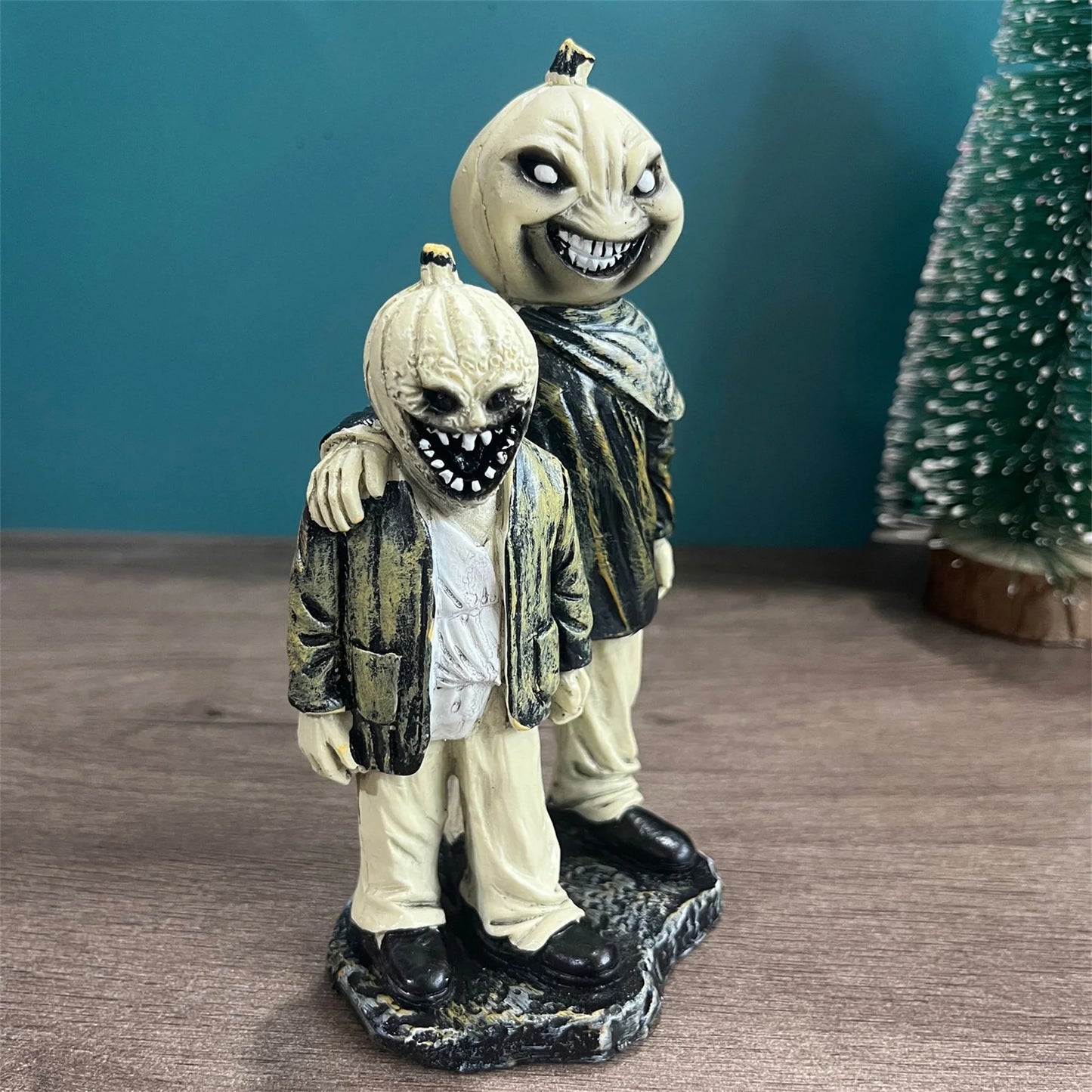 Spooky Witch Cauldron Figurine Decorations Haunted House Resin Halloween Table Centerpiece for Home Office Party Décor
